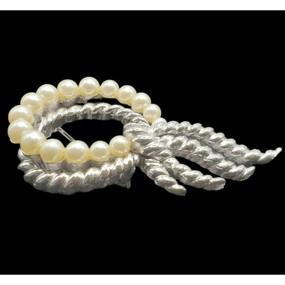 Crown Trifari Brooch Faux Pearl Silver Tone Wreath Rope Pin Twist Knot Layered - Picture 6 of 9